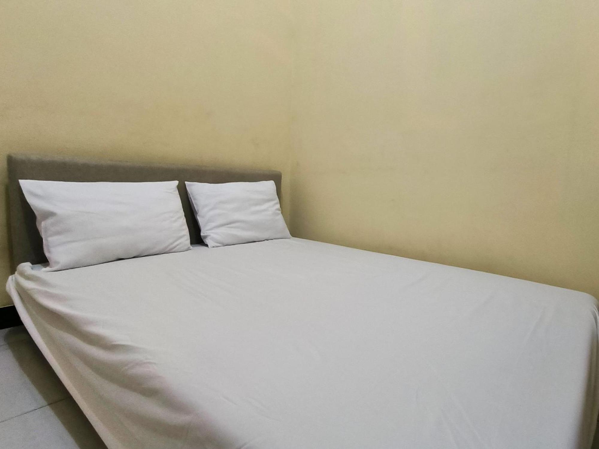 Nn Guesthouse Surakarta  Exterior photo